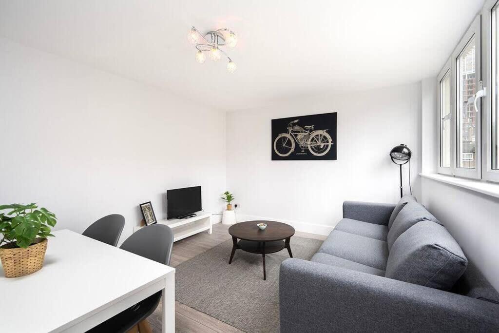 Charming Apartment In The Pleydell Estate Londra Esterno foto