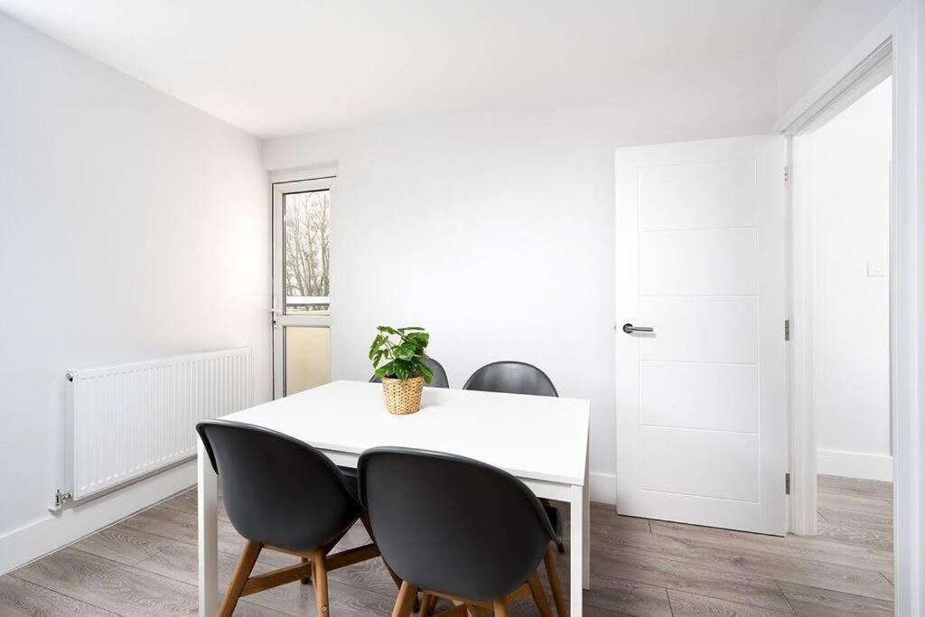 Charming Apartment In The Pleydell Estate Londra Esterno foto